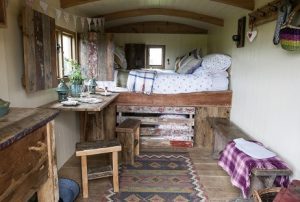 Reclaimed Wood Glamping Shepherd Hut