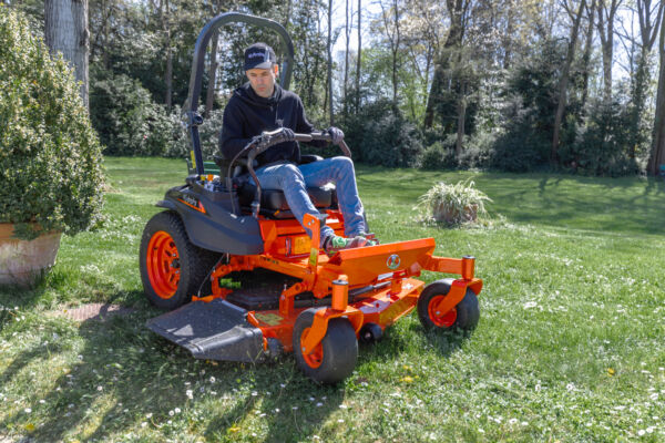 Kubota unveils new Z4-541, expanding zero-turn range